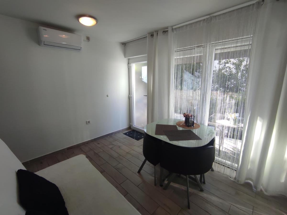 Apartments Emi & Nini Sibenik Luaran gambar